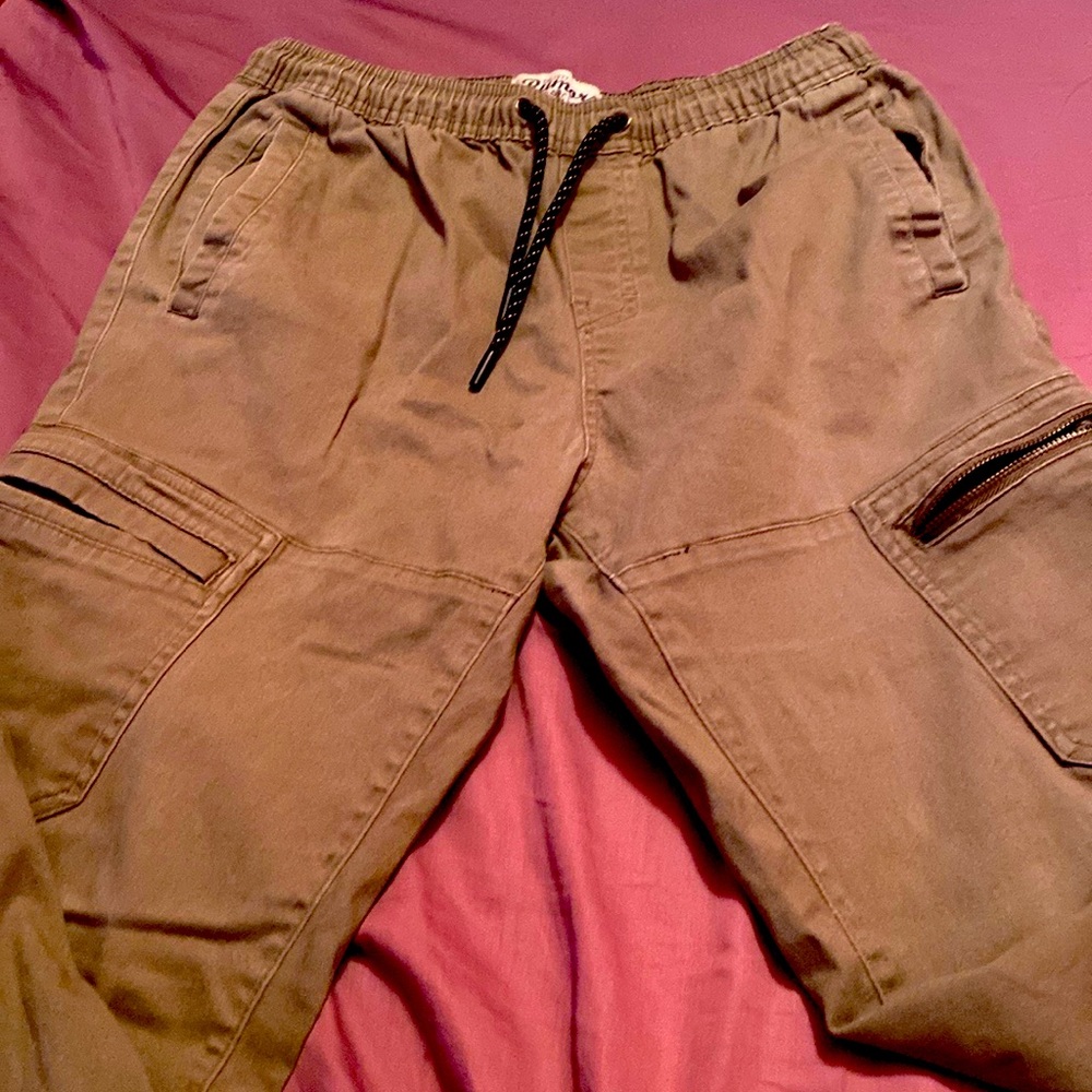 I’m selling a greenish color, pretty size, large or medium